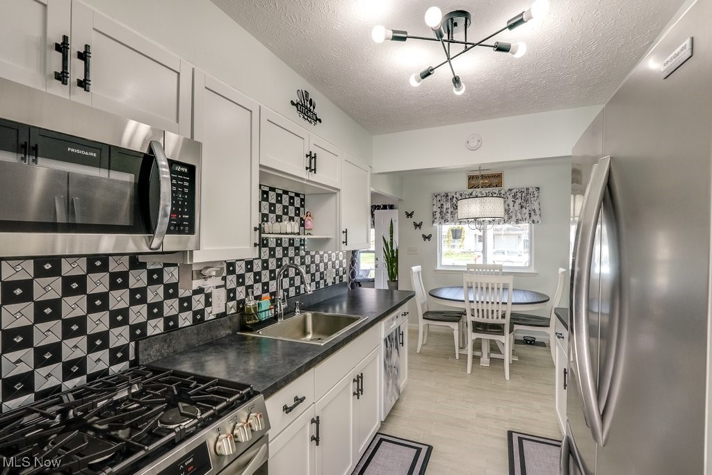 Parma Heights, Ohio 44130, United States, 3 Bedrooms Bedrooms, ,1 BathroomBathrooms,Residential,Pending,104815