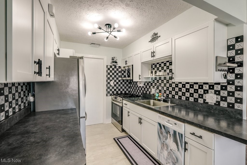 Parma Heights, Ohio 44130, United States, 3 Bedrooms Bedrooms, ,1 BathroomBathrooms,Residential,Pending,104815