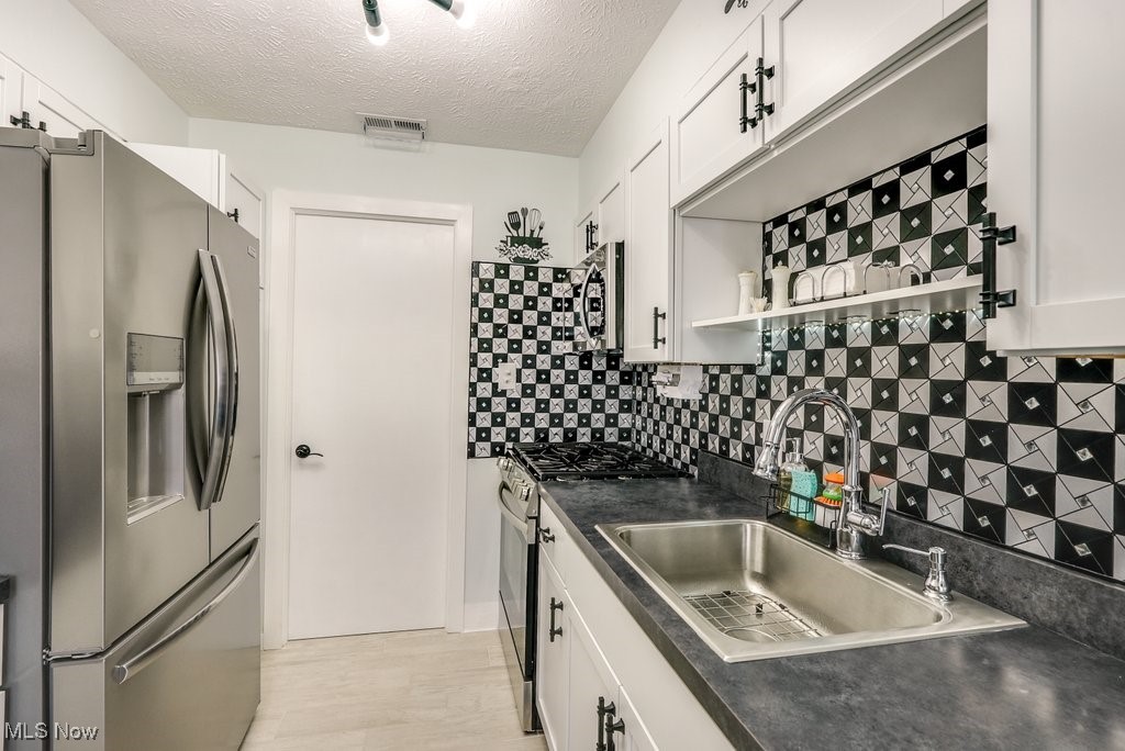 Parma Heights, Ohio 44130, United States, 3 Bedrooms Bedrooms, ,1 BathroomBathrooms,Residential,Pending,104815