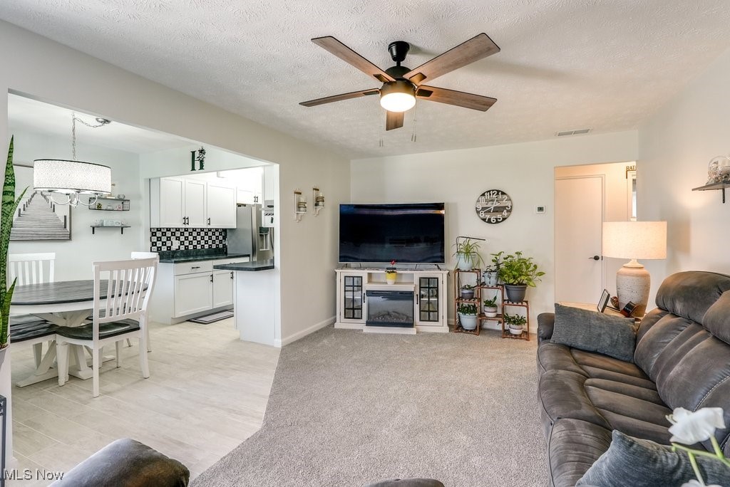 Parma Heights, Ohio 44130, United States, 3 Bedrooms Bedrooms, ,1 BathroomBathrooms,Residential,Pending,104815