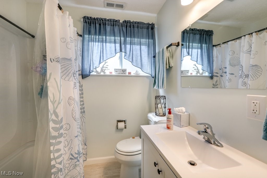 Parma Heights, Ohio 44130, United States, 3 Bedrooms Bedrooms, ,1 BathroomBathrooms,Residential,Pending,104815