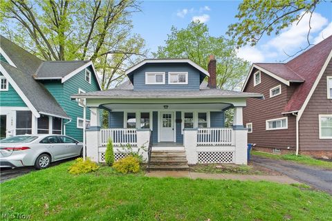 Single Family Residence in Cleveland Heights OH 1062 Yellowstone Rd.jpg