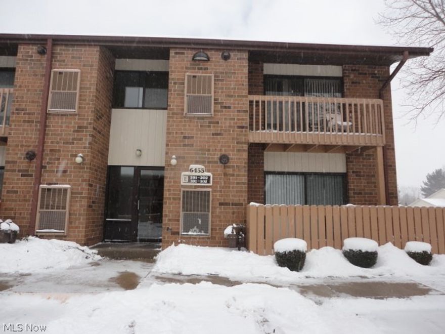 First floor end unit w/no steps & extra window. Large inviting living rm w/huge closet. Slider leads to private fenced patio. Dining rm across from eat-in kitchen w/many cupboards, all appliances included. Laundry rm w/stationary tub. Full bath & master suite has a new vanity in 2nd full bath. Very neutral. 1-car, new furnace 2015. Garage #43.