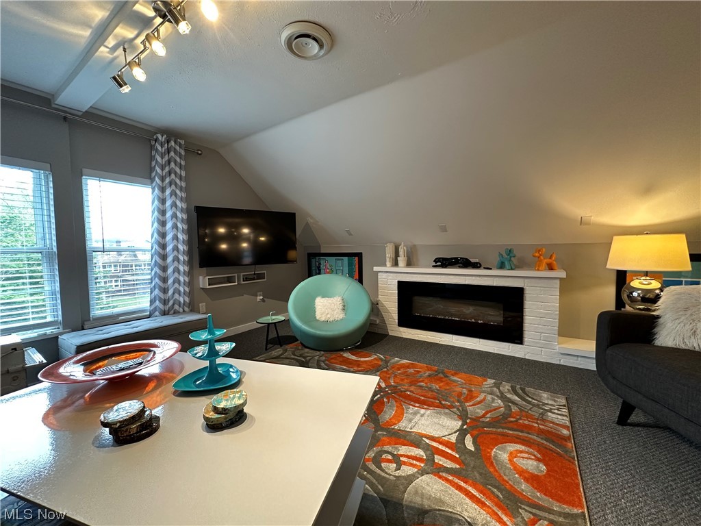 Edgewater Land Co - Residential Income