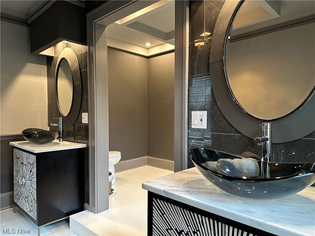 Edgewater Land Co - Residential Income