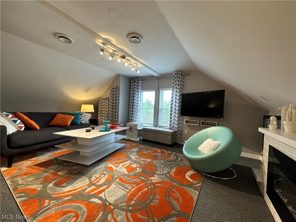 Edgewater Land Co - Residential Income