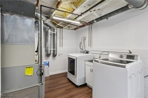 Tiny photo for 213 Paxton Road, Eastlake, OH 44095 (MLS # 5179834)