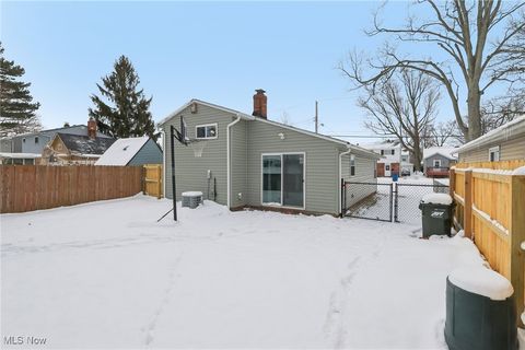 Tiny photo for 213 Paxton Road, Eastlake, OH 44095 (MLS # 5179834)