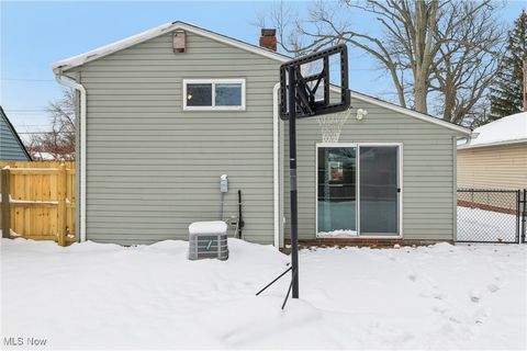 Tiny photo for 213 Paxton Road, Eastlake, OH 44095 (MLS # 5179834)