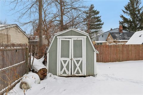 Tiny photo for 213 Paxton Road, Eastlake, OH 44095 (MLS # 5179834)