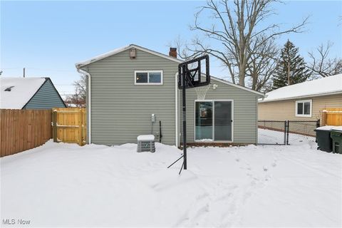 Tiny photo for 213 Paxton Road, Eastlake, OH 44095 (MLS # 5179834)