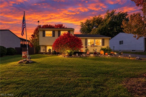 Tiny photo for 702 Oberlin Place, Austintown, OH 44515 (MLS # 5254708)