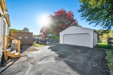Tiny photo for 702 Oberlin Place, Austintown, OH 44515 (MLS # 5254708)
