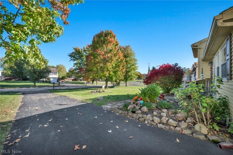Tiny photo for 702 Oberlin Place, Austintown, OH 44515 (MLS # 5254708)