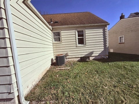 Tiny photo for 328 S Bon Air Avenue, Youngstown, OH 44509 (MLS # 5257579)