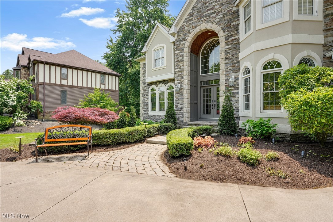 7400 Hillside Lane