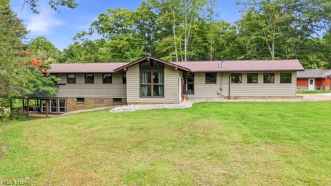 Homes For Sale - 2819 Cadwallader Sonk Road<br/> Trumbull County, Cortland, OH 44410