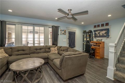 Tiny photo for 557 W Hopocan Avenue, Barberton, OH 44203 (MLS # 5187724)