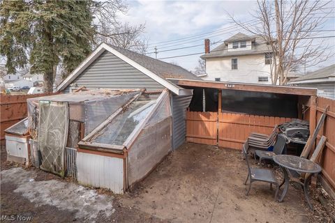 Tiny photo for 557 W Hopocan Avenue, Barberton, OH 44203 (MLS # 5187724)