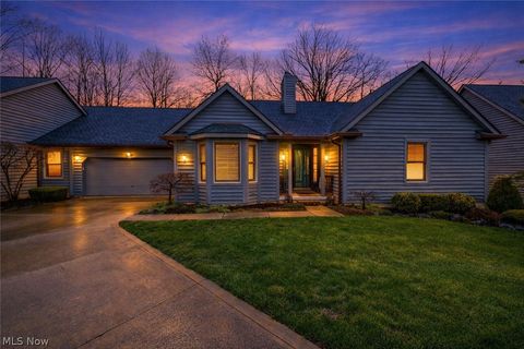 Condo For Sale - 9083 Woodcrest Drive<br/> Brecksville, OH 44141