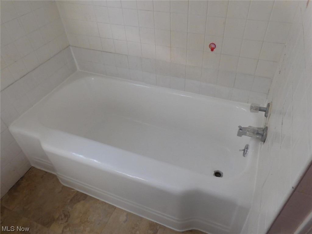 City/Youngstown - Residential Lease