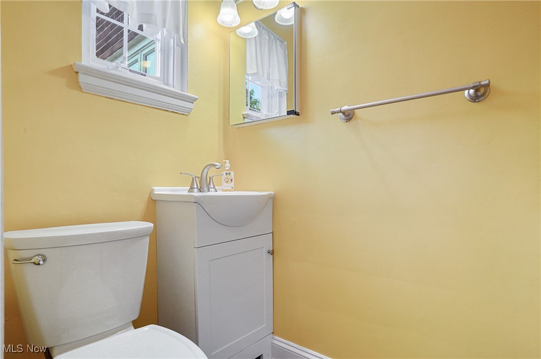 709 Palisades Drive, Akron, Ohio image 25
