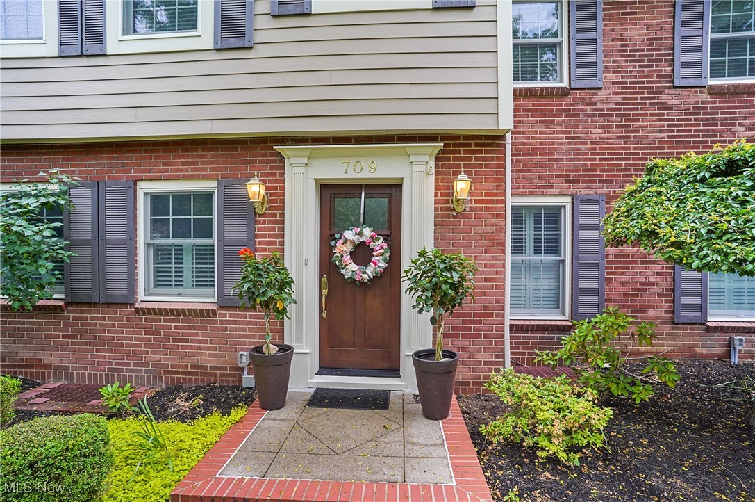 709 Palisades Drive, Akron, Ohio image 4