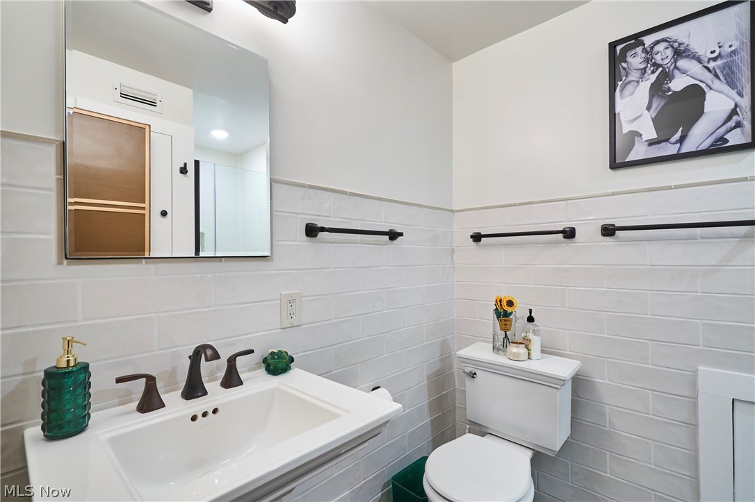 Diplomat Condo - Residential