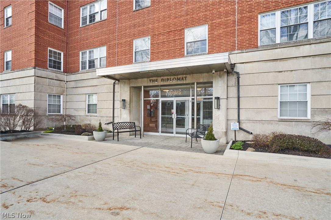 Diplomat Condo - Residential