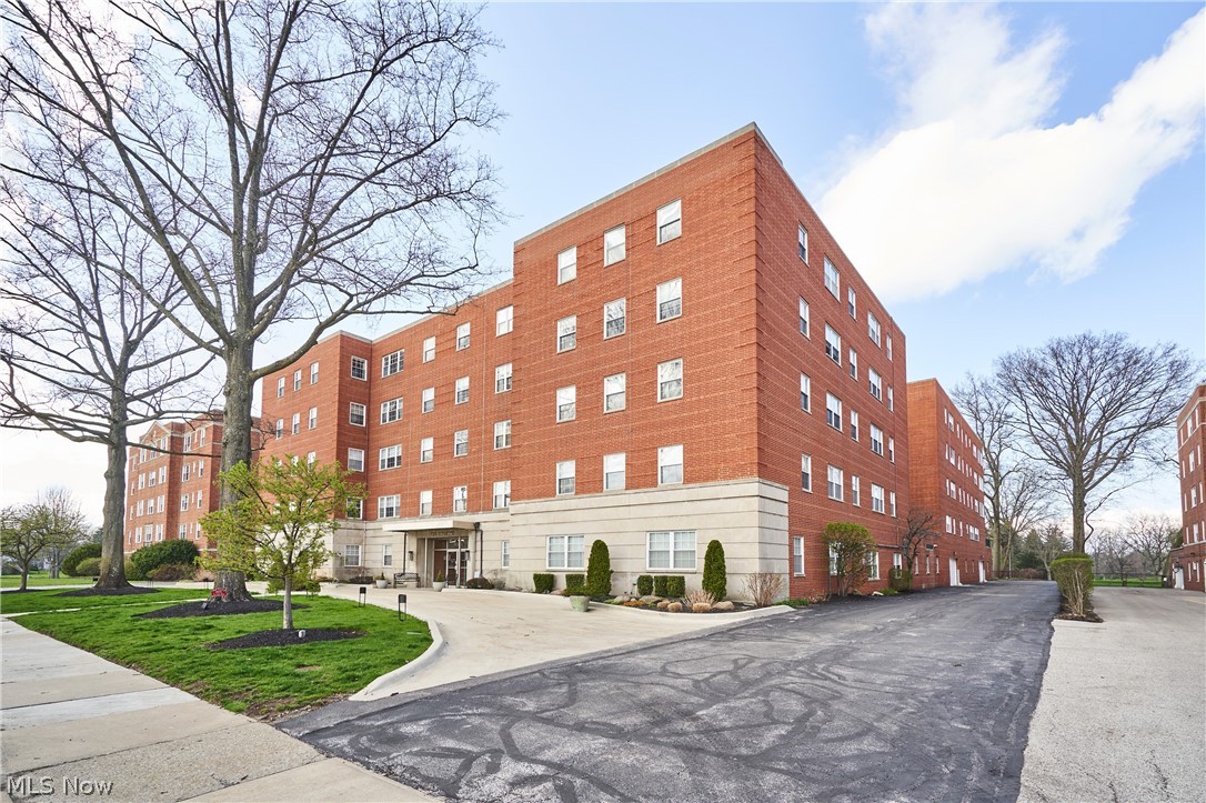 Diplomat Condo - Residential