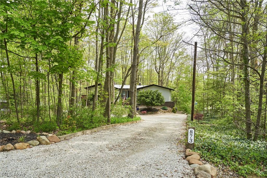 Photo of 873 Old Spring Road, Copley, OH 44321 (MLS # 5209611)