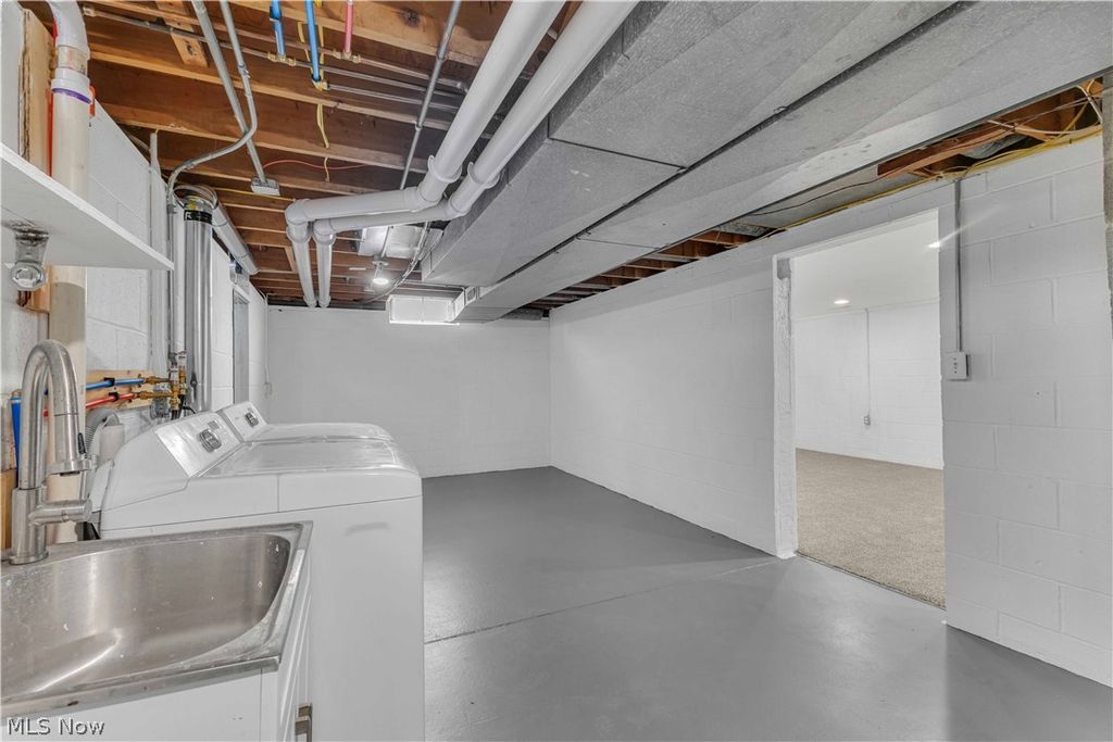 Photo of 26928 Fairfax Ln, North Olmsted, OH 44070 (MLS # 5196514)