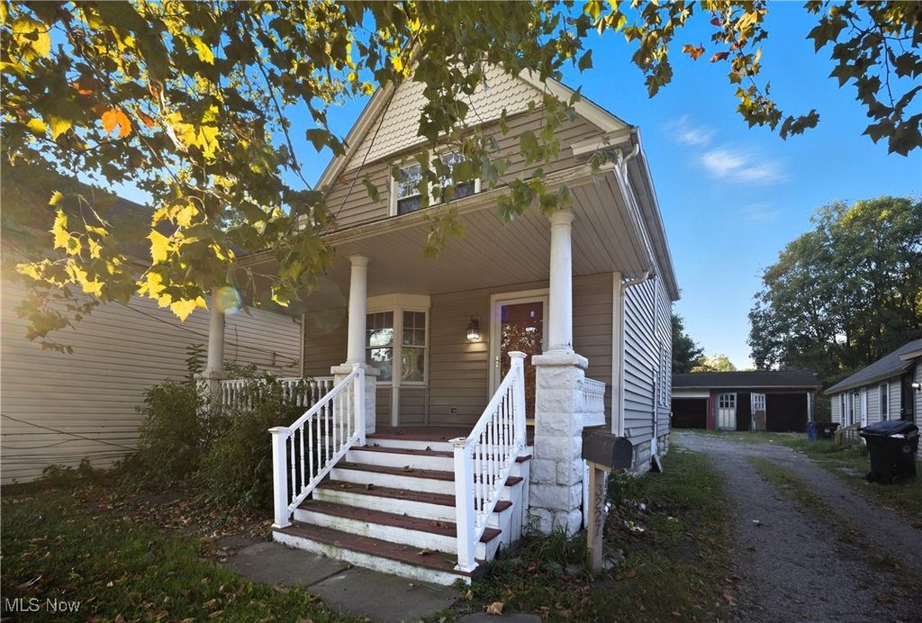 Photo of 3227 Trowbridge Avenue, Cleveland, OH 44109 (MLS # 5168341)