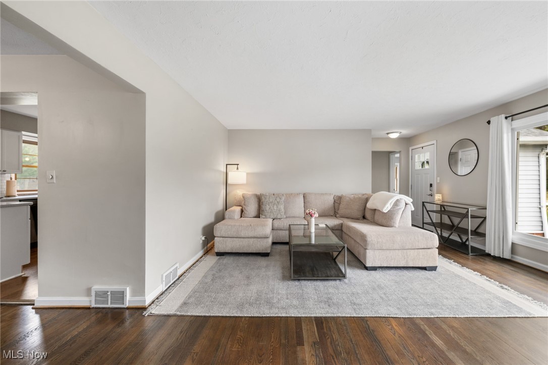 35085 Bainbridge Road, Solon, Ohio image 9