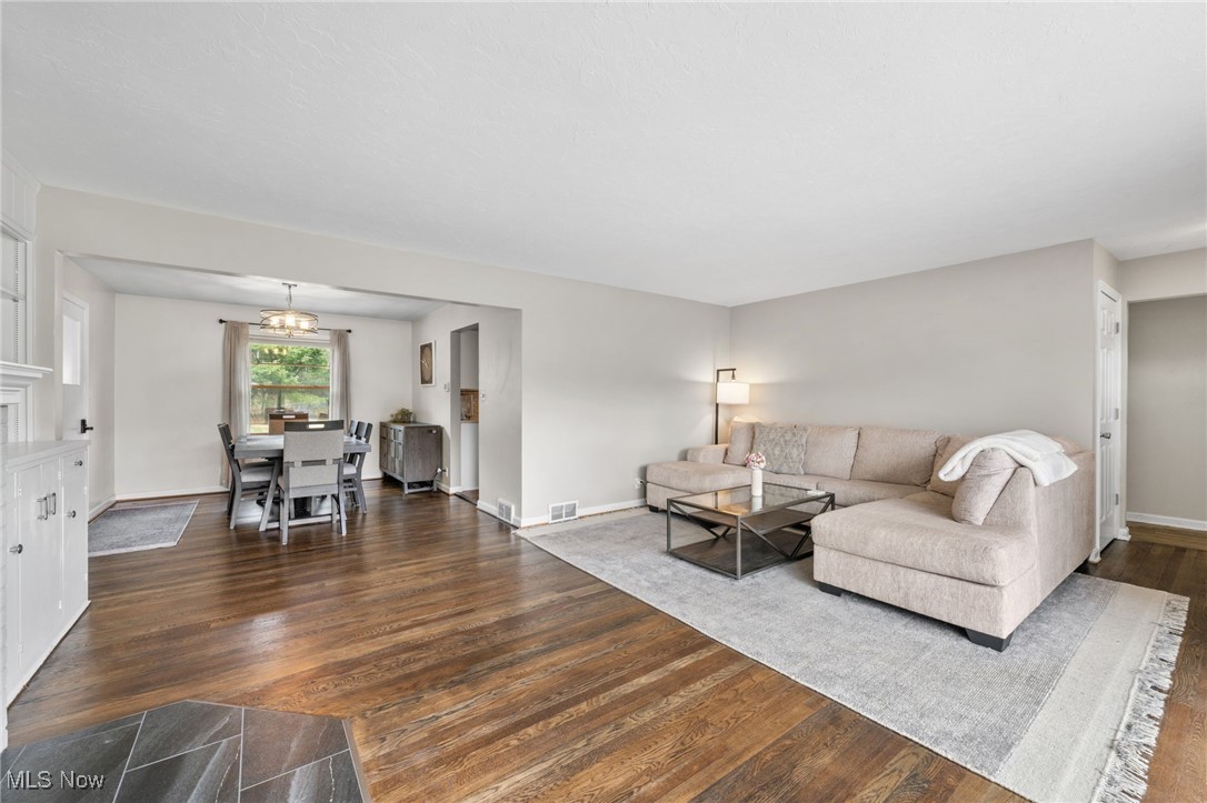 35085 Bainbridge Road, Solon, Ohio image 8