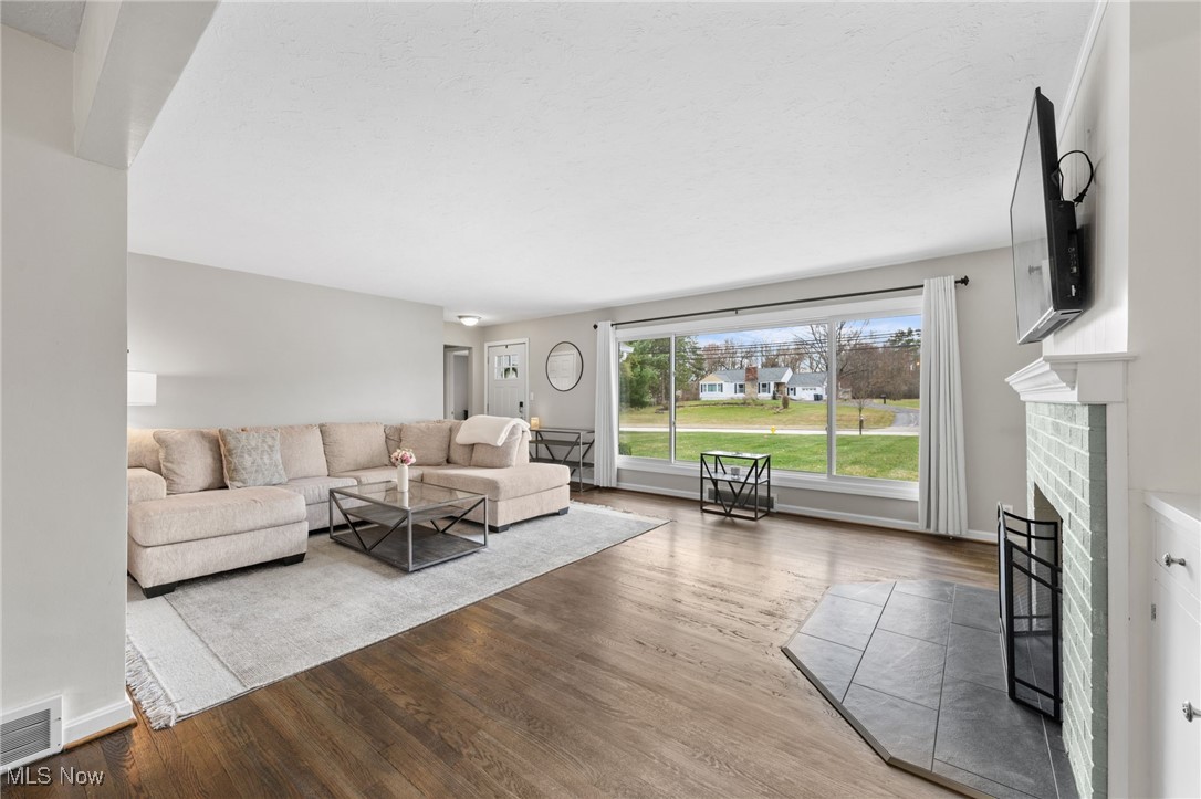35085 Bainbridge Road, Solon, Ohio image 10