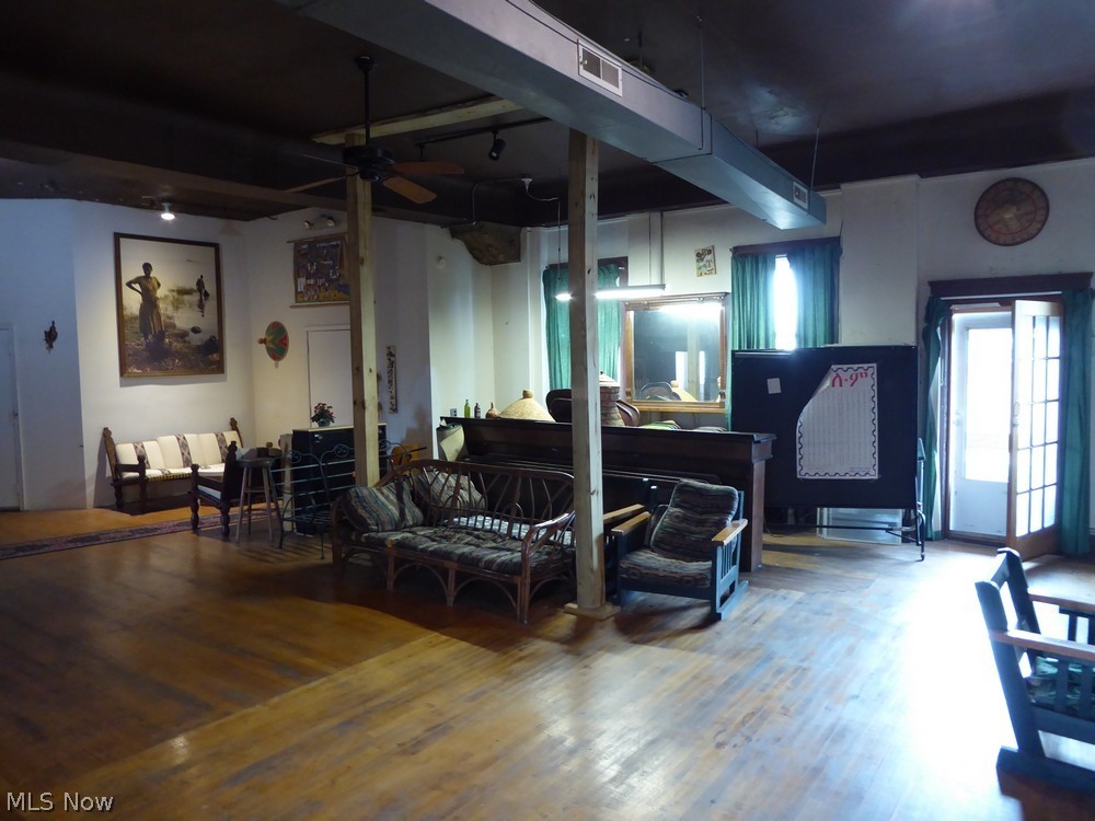 St Clair Superior - Commercial Sale