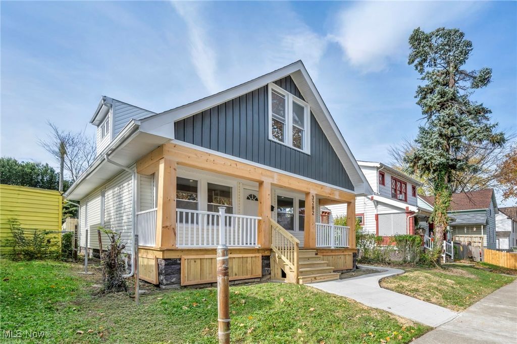 Photo of 3282 W 38th Street, Cleveland, OH 44109 (MLS # 5183349)