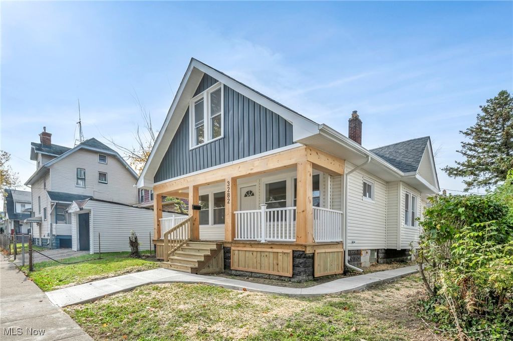 Photo of 3282 W 38th Street, Cleveland, OH 44109 (MLS # 5183349)