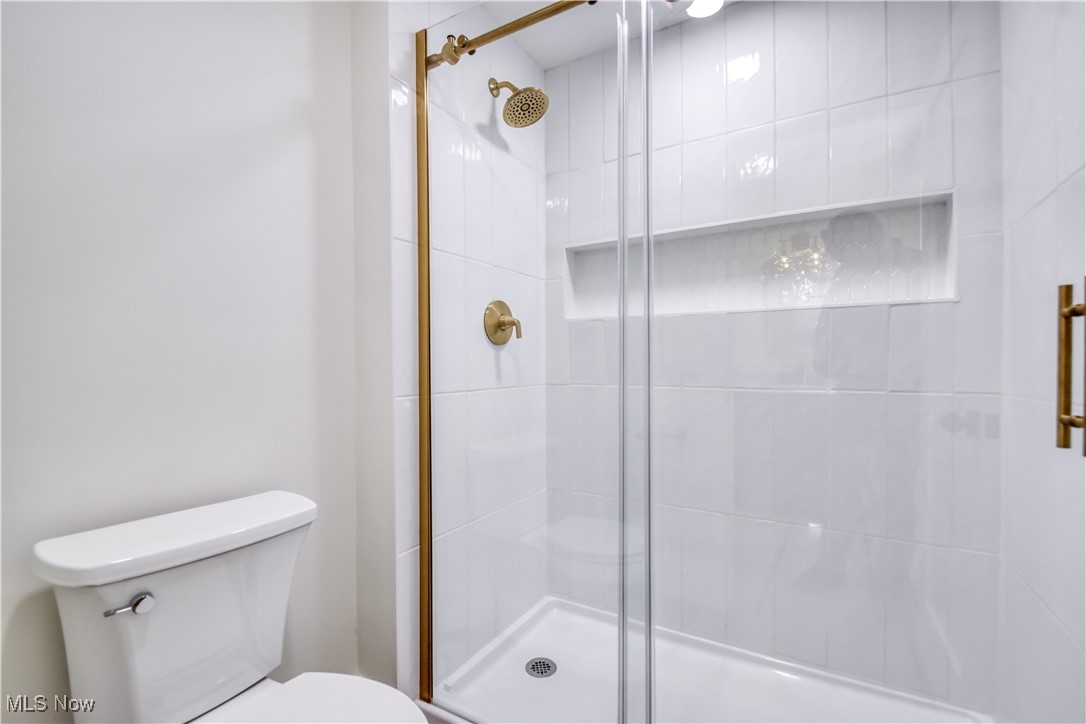 18029 Millstone Drive, Chagrin Falls, Ohio image 24