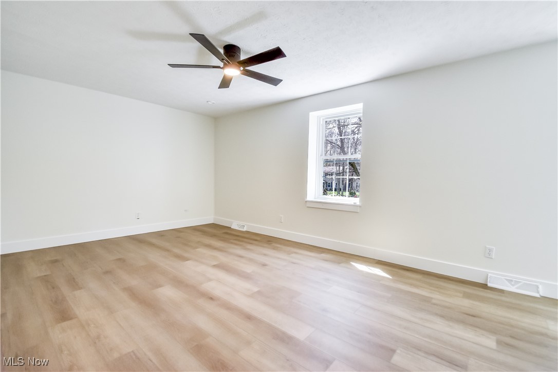 18029 Millstone Drive, Chagrin Falls, Ohio image 25