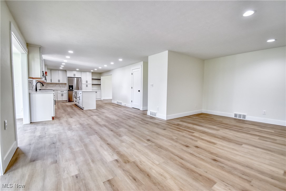 18029 Millstone Drive, Chagrin Falls, Ohio image 10