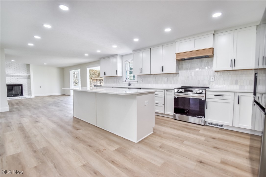 18029 Millstone Drive, Chagrin Falls, Ohio image 4