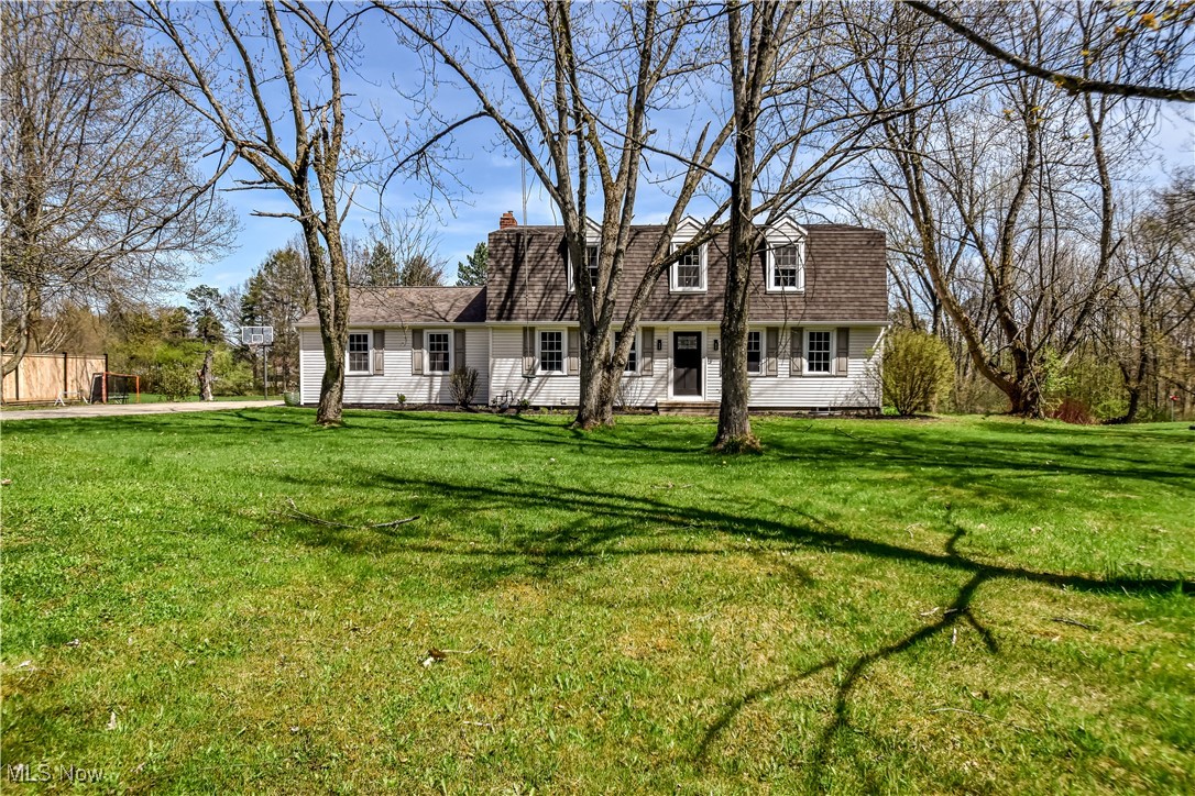 18029 Millstone Drive, Chagrin Falls, Ohio image 2