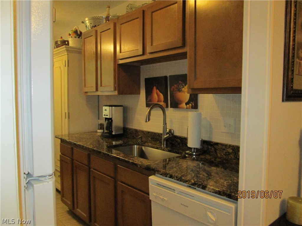 Silver Lake Towers - Residential
