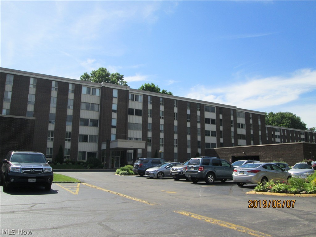 Silver Lake Towers - Residential