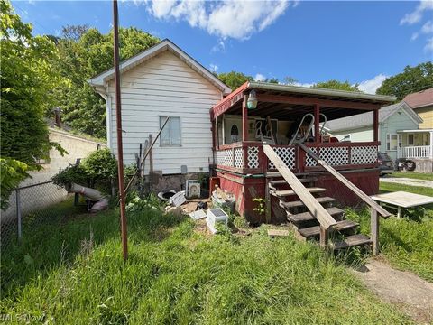 Tiny photo for 630 River Road, East Liverpool, OH 43920 (MLS # 5210478)