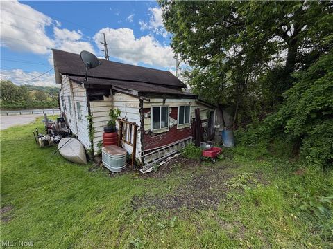 Tiny photo for 630 River Road, East Liverpool, OH 43920 (MLS # 5210478)