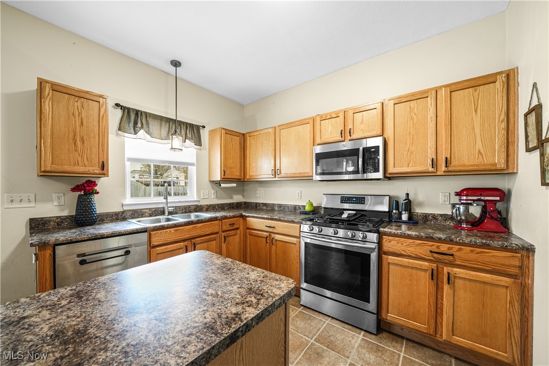 4150 Pembroke Drive, Kent, Ohio image 12