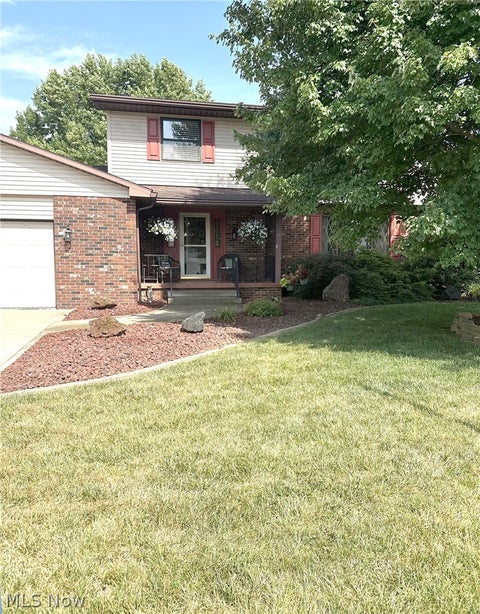 Homes For Sale - 812 Brentwood Drive Dr<br/> Belpre, OH 45714